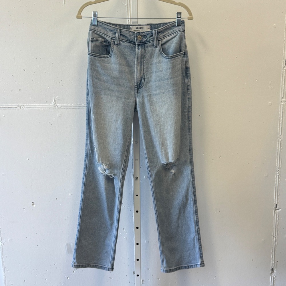 Hollister Ultra High-Rise 90s Straight Jeans Light Wash Distressed Blue W26 2S